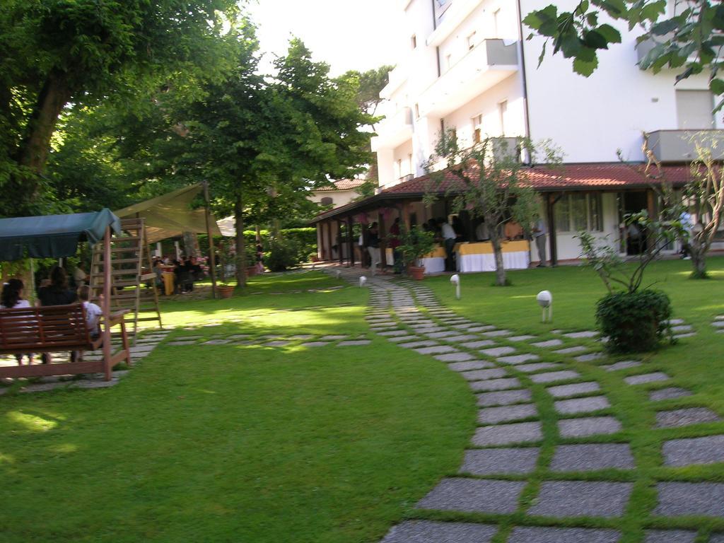 Hotel La Bussola Marina di Massa